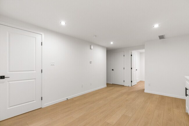 Photo - 12127-12193 93 St NW Unit BSMT 12127