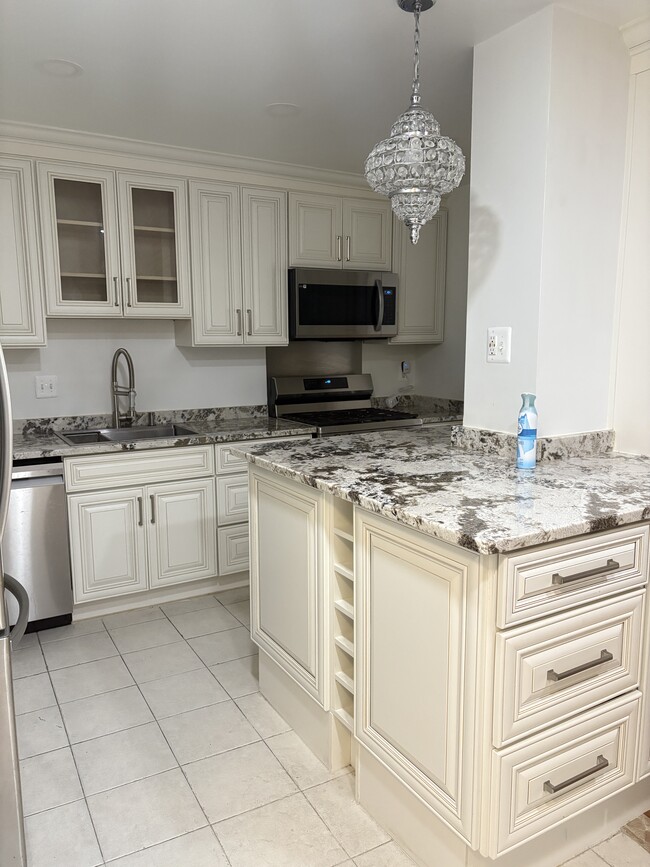 Building Photo - 4515 Willard Ave Unit 815S Rental