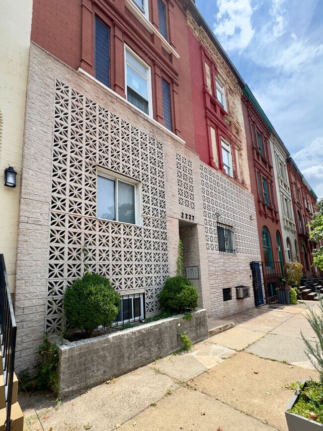 Building Photo - 2227 St Paul St Unit 2 Rental