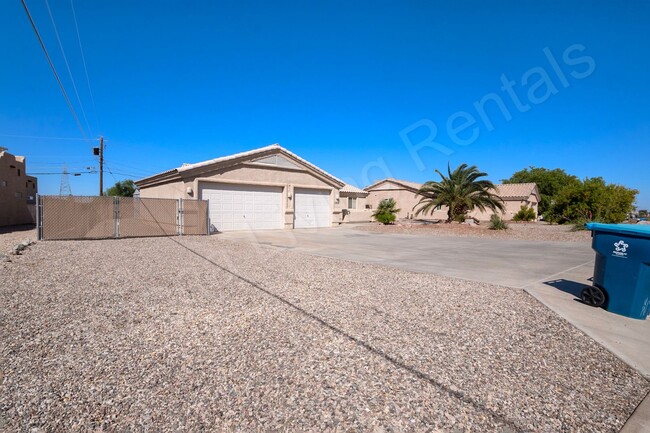 Photo - YOUR DREAM HOME AWAITS!