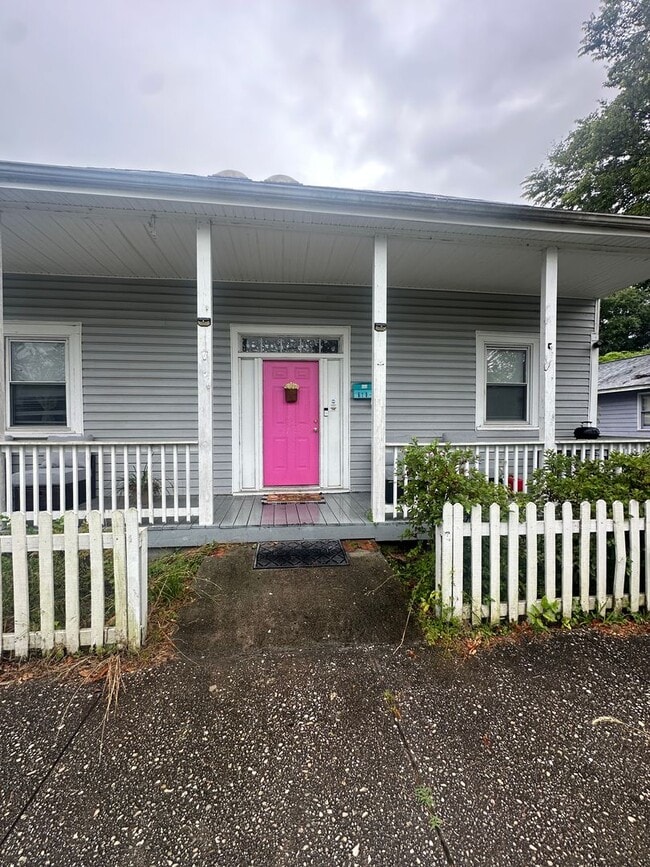 Photo - 618 Harnett St
