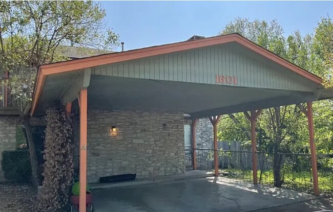 Photo - 1601 Taylor Gaines St House