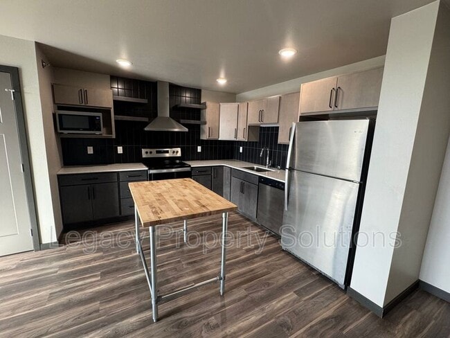 Photo - 226 E Greenfield Ln