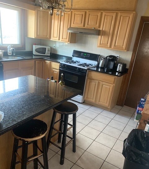 Kitchen - 2 Ossipee Rd Unit 2