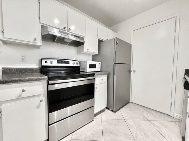Photo - 16818 N 56th St