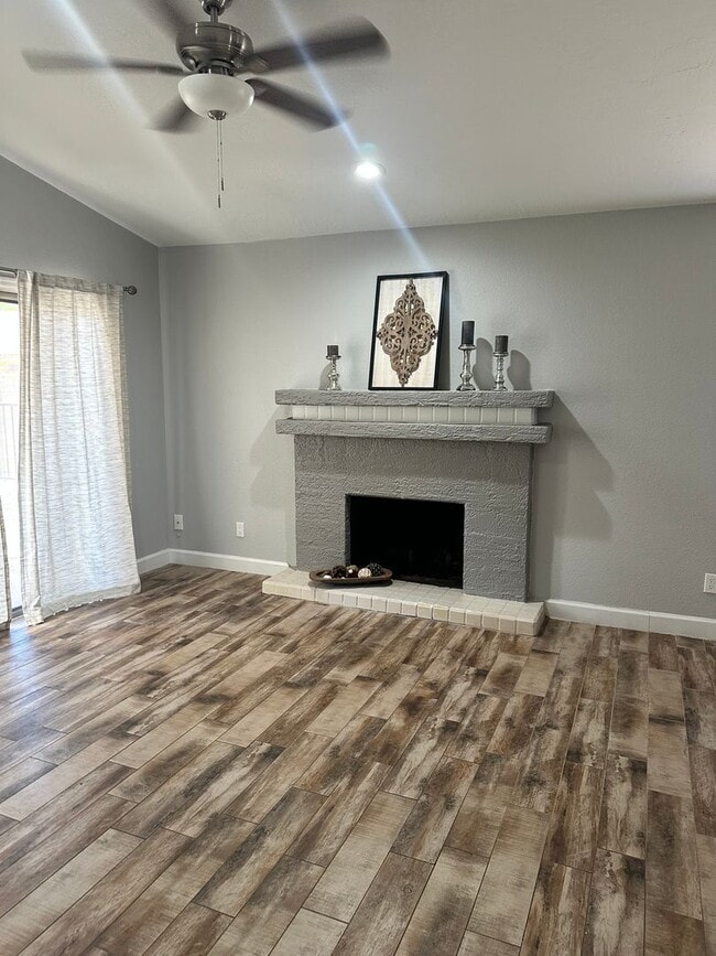 Photo - 1120 N Val Vista Dr