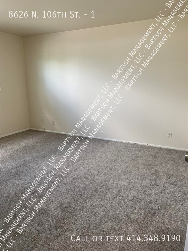 Photo - 8626 N 106th St Unidad 1