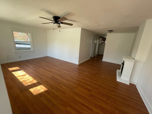 Photo - 304/306 West 14th Street Unidad 306 West 14th St