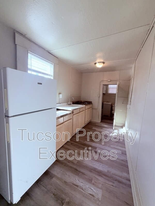 234 E 32nd St