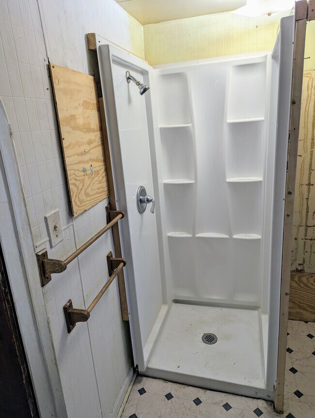 Photo - 15 W 10th St