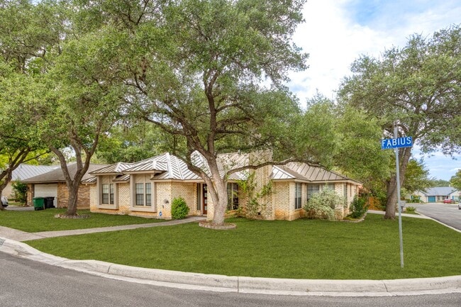 Building Photo - Stunning home @Churchill Estates 4/2/2