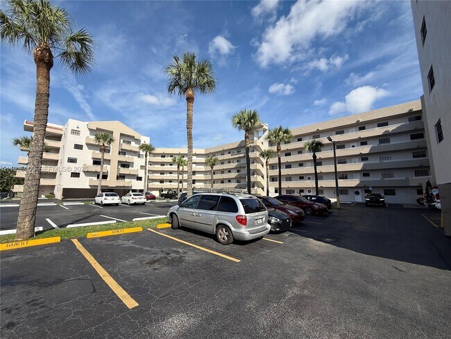 Photo - 15969 NW 64th Ave Unit 504