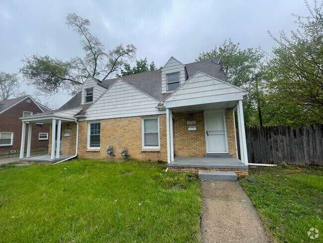 Building Photo - 18581 Evergreen Rd Rental