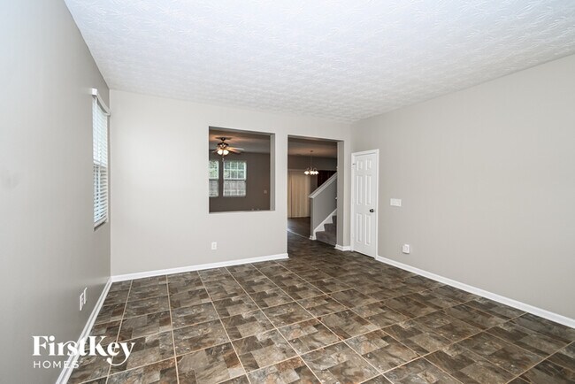 Photo - 135 Parkmont Ct