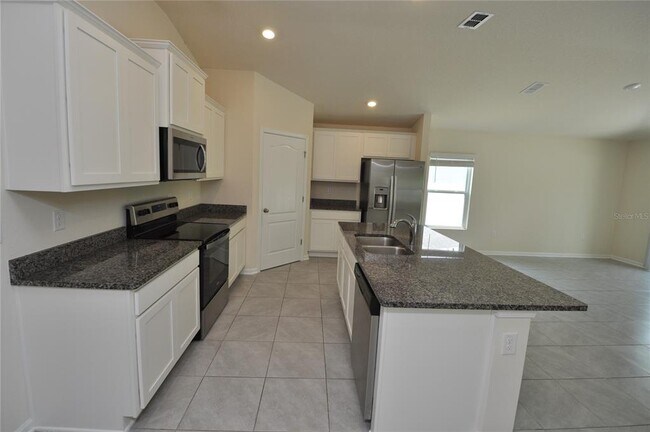 Photo - 80 Oakleaf Way