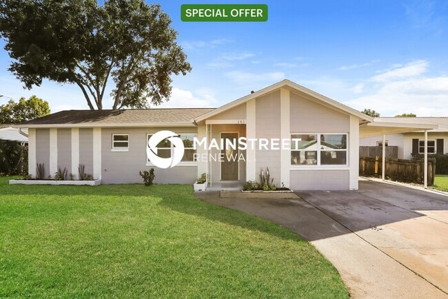 Building Photo - 4 Bedroom Pet-Friendly Home in FERN PARK, ...