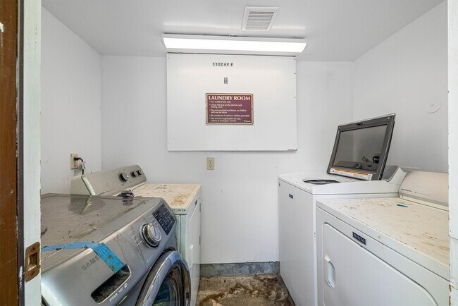 Building Photo - 525 11th St Unit 6