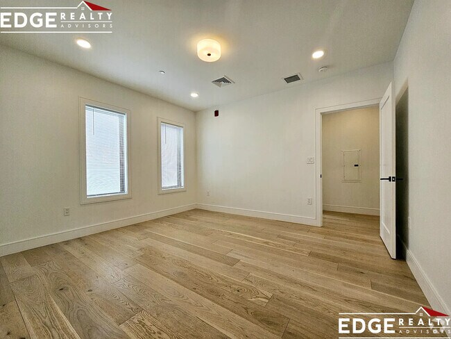 Building Photo - 8 Lincoln St Unit 310 Rental
