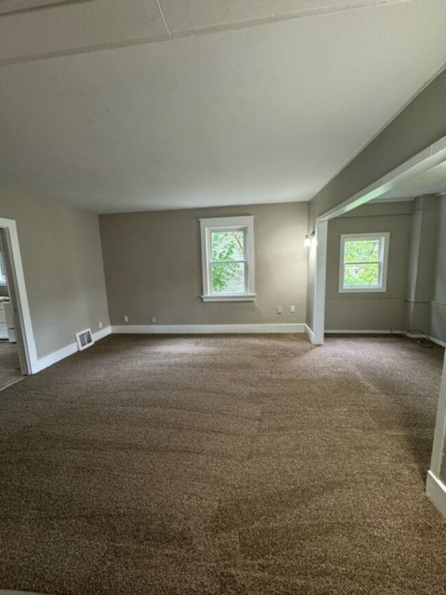 Photo - 212 Lexington Ct