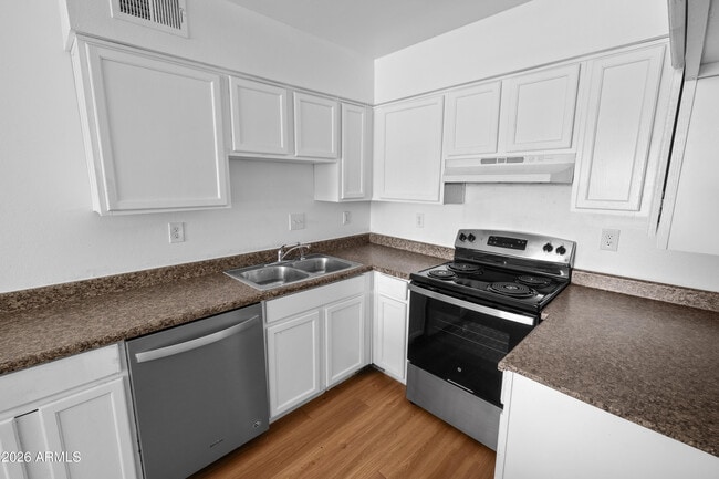 Building Photo - 3801 N 23rd Dr Unit 2