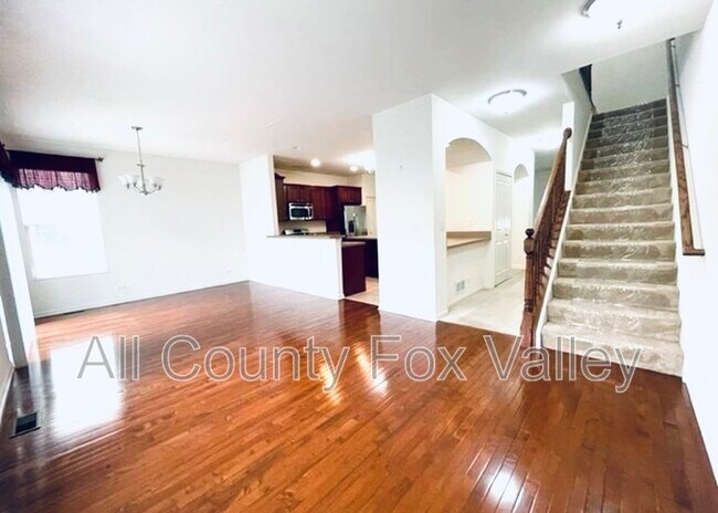 Photo - 459 Grosvenor Ln