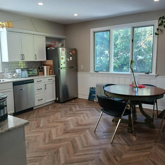 Photo - 132 Thorndike St Unit 2
