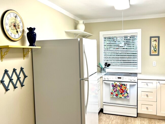 Photo - 13211 Elm St