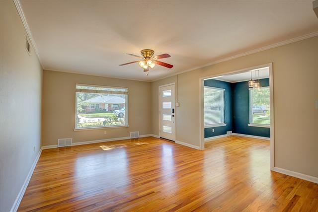 Photo - 6562 Locke Ave