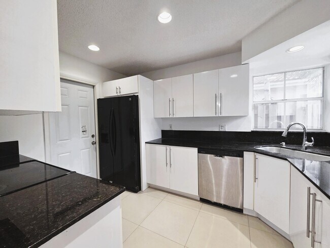 533 NW 47th Ave
