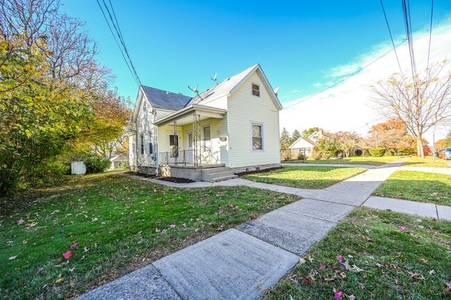 Photo - 7813 Elizabeth St Unit Top floor of duplex