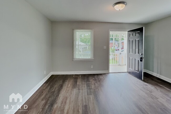 Photo - 302 Jones St