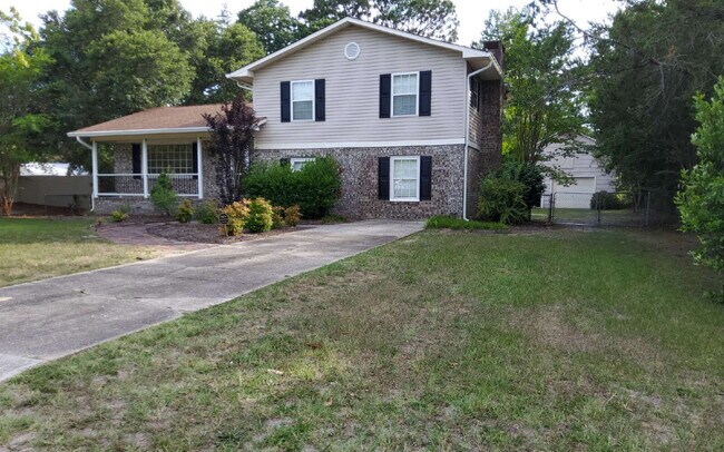 Building Photo - "Charming 3-Bed Oasis with Granite Touches & Cozy Fireplace on Spartan Road!"
