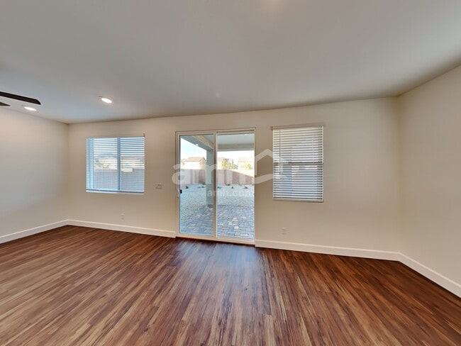 Photo - 556 Topiary Pk Ave