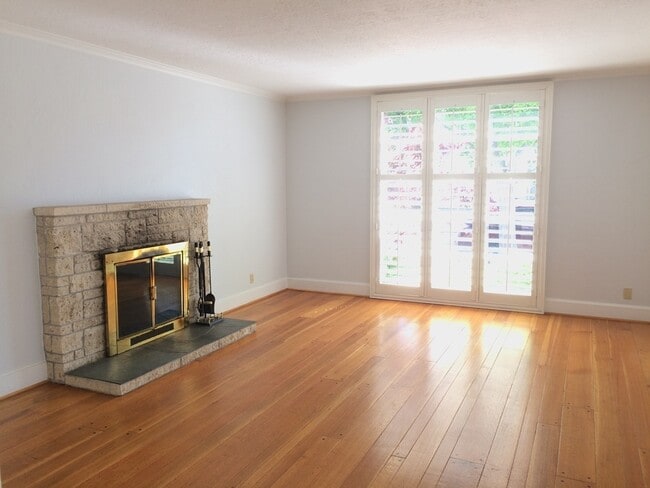 Photo - 2831 Marina Dr