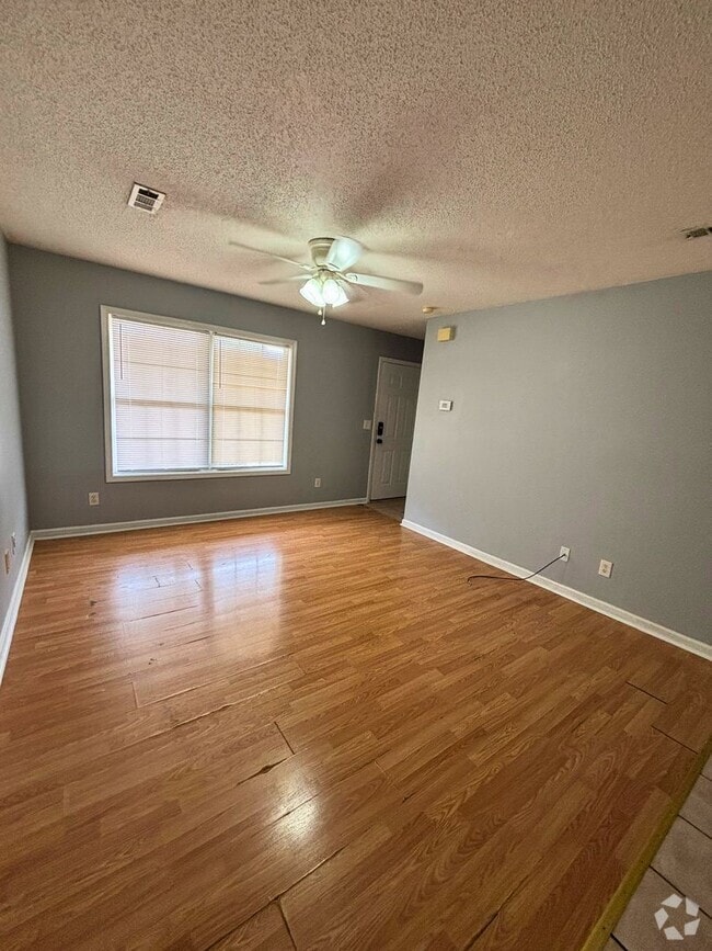 Building Photo - 216 Springfield Cir Unit 216 Springfield A Rental