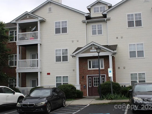 Building Photo - 9823 Hyde Glen Ct Rental