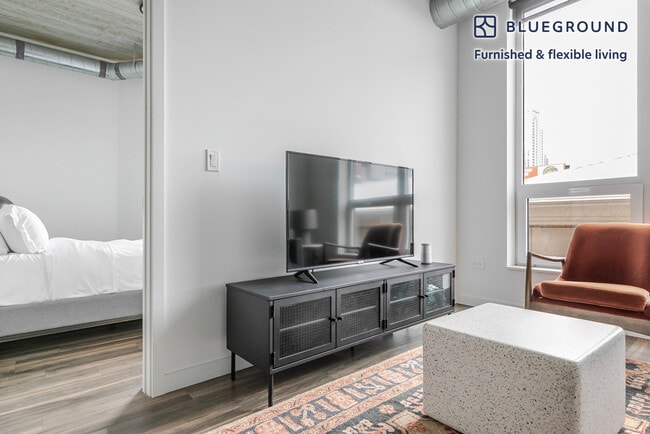 61 W Erie St Unit SI FL3-ID1404