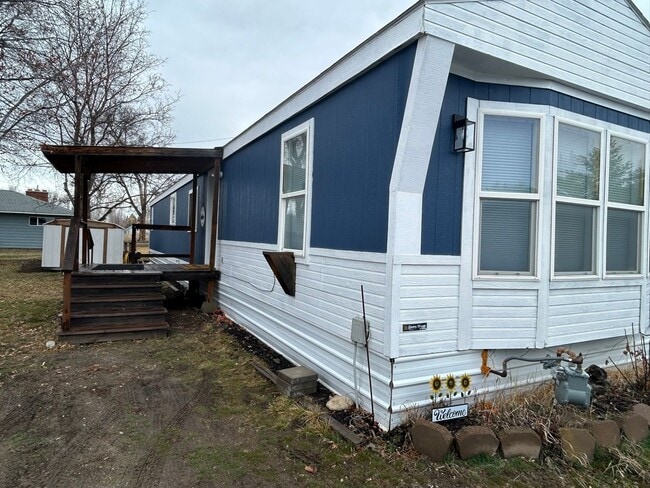 Photo - Remodeled 2 bed 2 bath mobile home on large lot