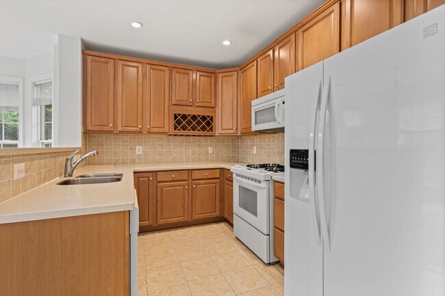 1002 Elmcroft Blvd