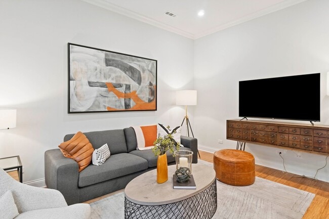 Photo - 1054 W Monroe St