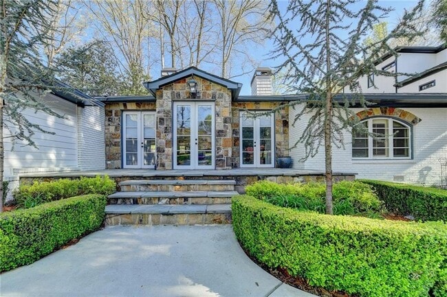 Photo - 1227 Sheridan Rd NE