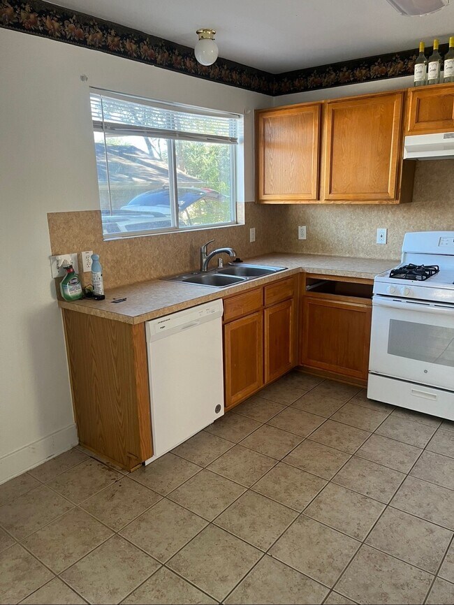 Photo - 809 Dragonfly Dr