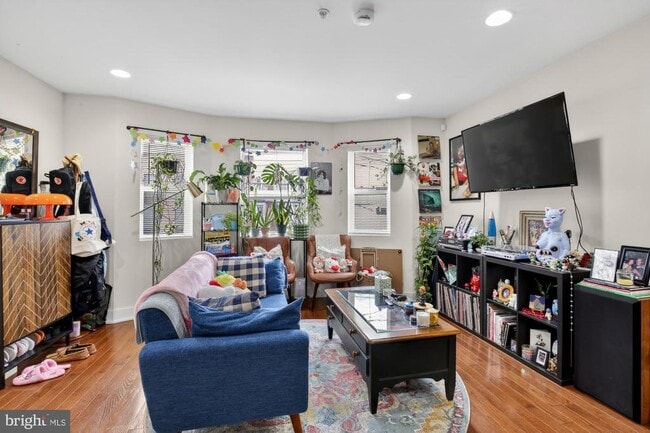 Building Photo - 1228 N 25th St Unit 3