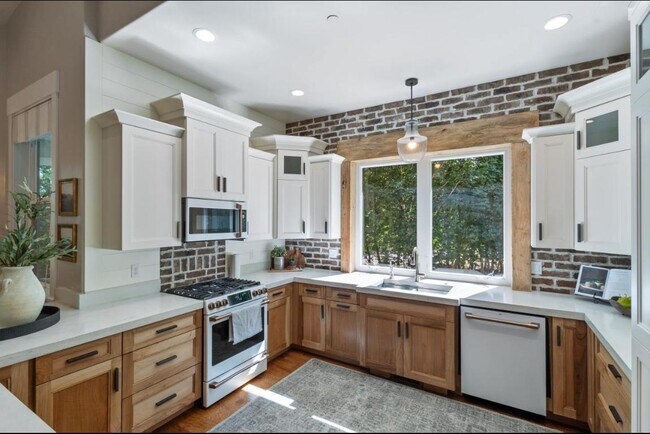 Building Photo - 30 E Deer Meadow Ct Rental