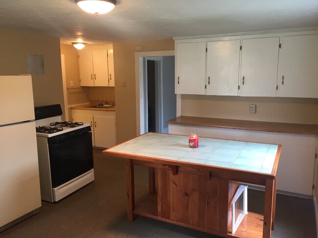 Building Photo - 215 Madison St Unit B