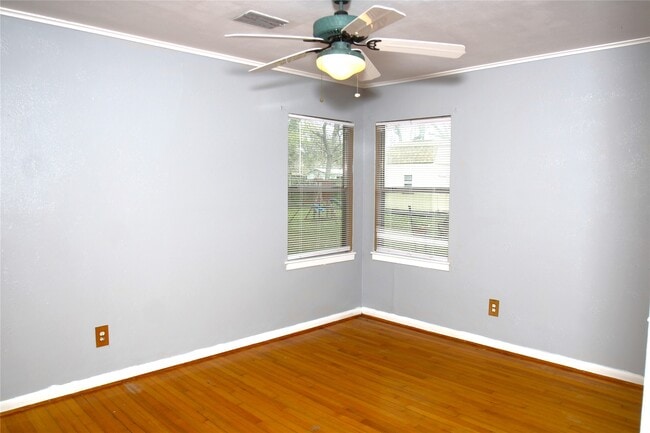 Building Photo - 107 Palm Ln