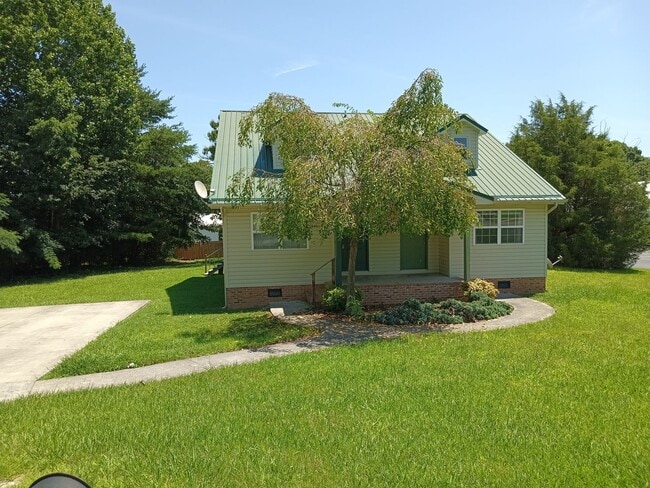 Building Photo - 2 Bedroom / 2 Bath Duplex Gray, TN 37615