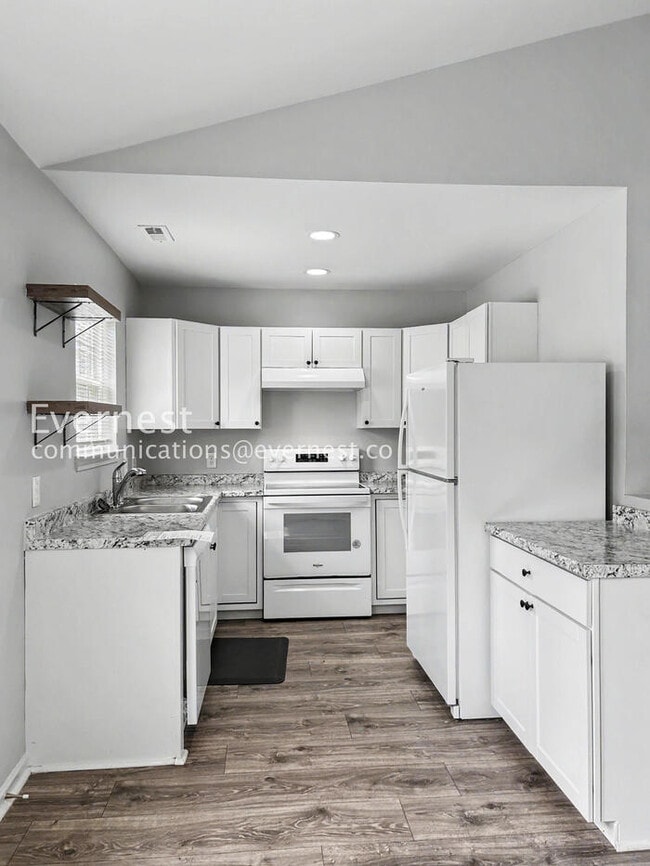 Photo - 1439 Clooney Ln