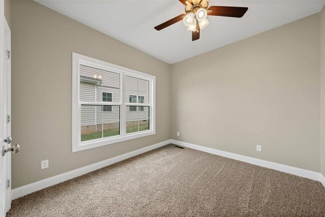 Photo - 2755 Cedrus Ave