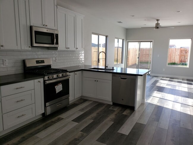 Photo - 2218 Armus St